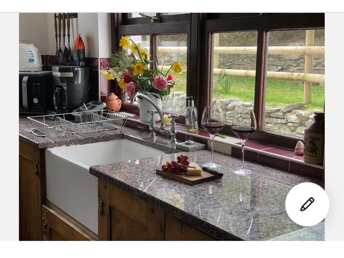 Beautiful Secluded Farmhouse With Hot Tub Villa Barmouth Eksteriør bilde