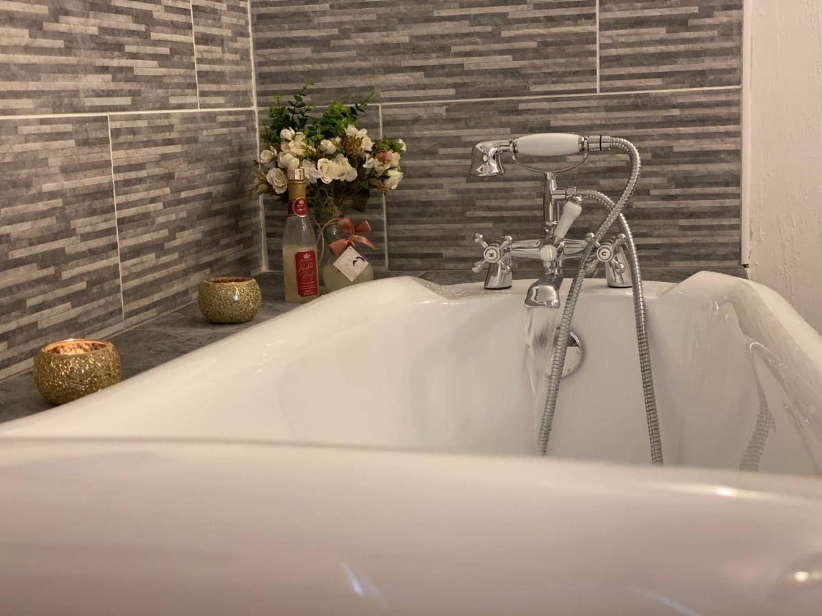 Beautiful Secluded Farmhouse With Hot Tub Villa Barmouth Eksteriør bilde