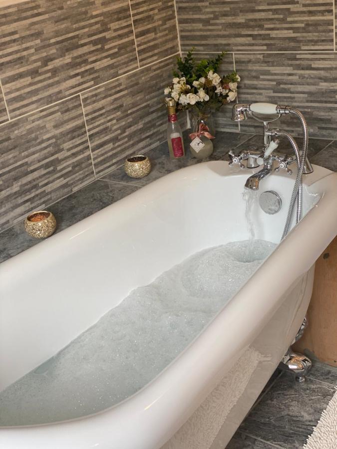 Beautiful Secluded Farmhouse With Hot Tub Villa Barmouth Eksteriør bilde